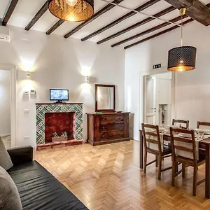  Appartement Casa Magiuli' Navona Italie