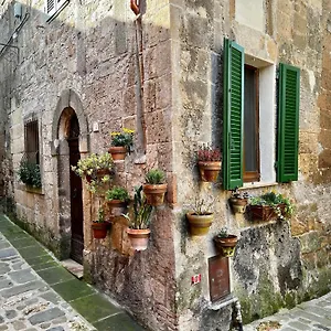 Casa vacanze Santa Monaca Medieval House, Sorano (Grosseto)